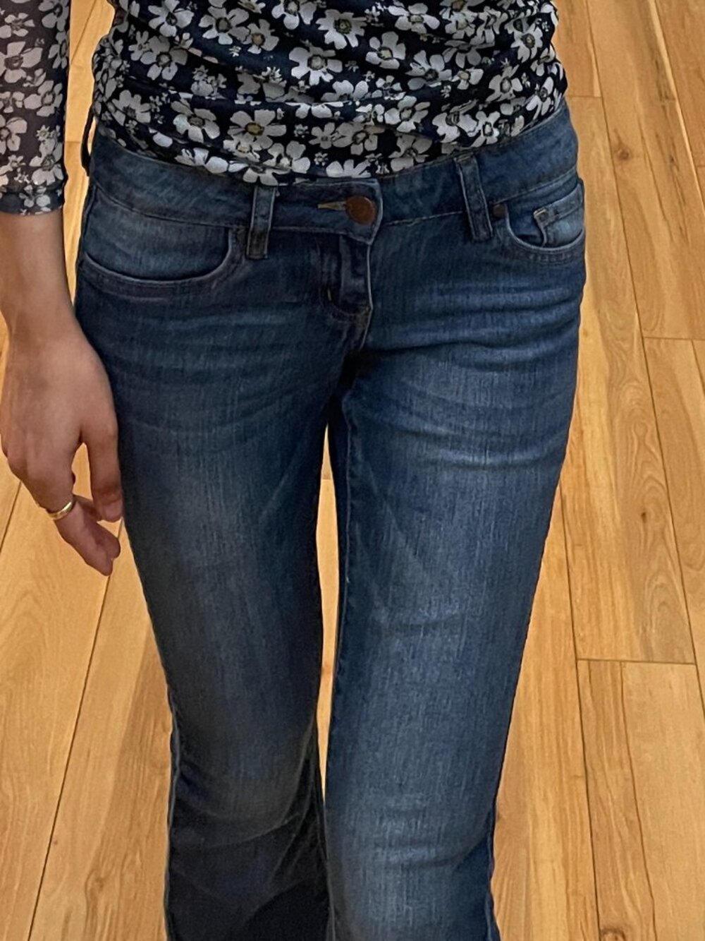 Dollhouse Sasha Women's W25 Dark Wash Mid-Rise Bootcut Jeans Stretch Denim